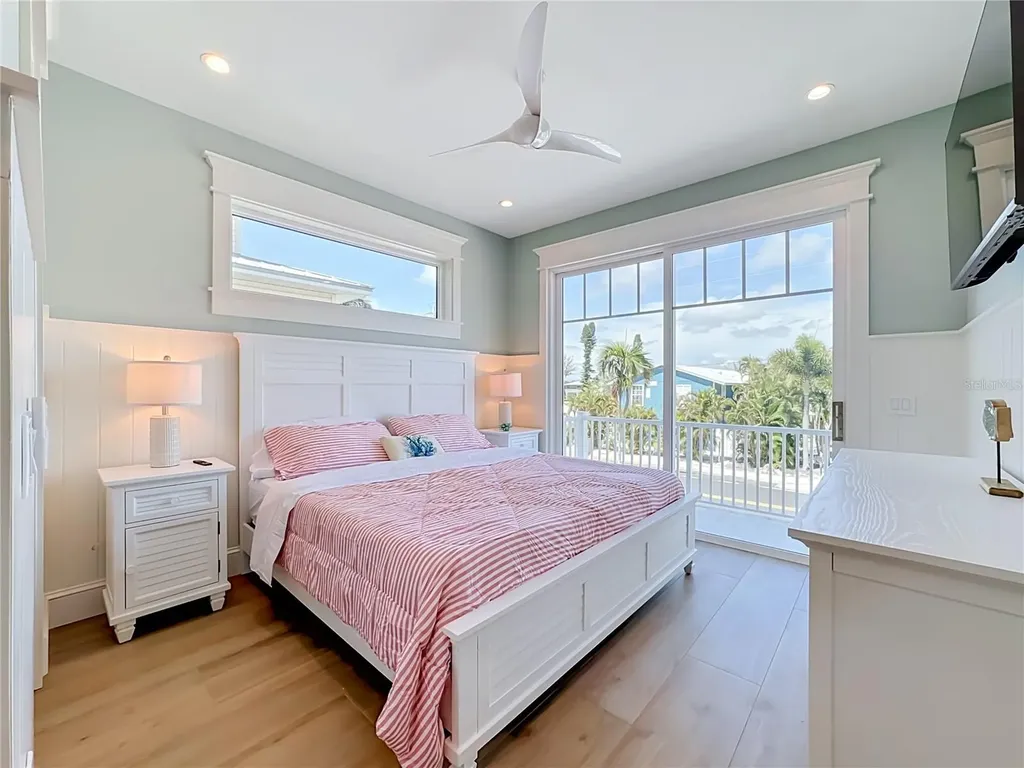 2918 Gulf Drive Bradenton Beach FL 34217