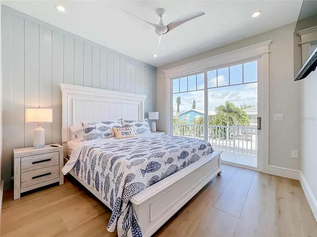 2918 Gulf Drive Bradenton Beach FL 34217
