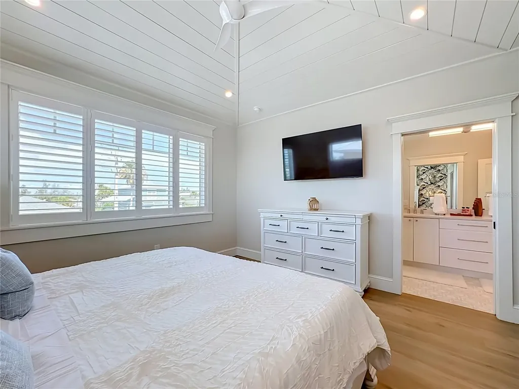 2918 Gulf Drive Bradenton Beach FL 34217