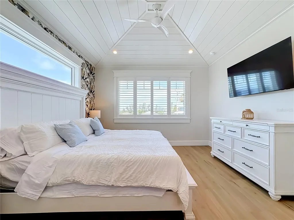 2918 Gulf Drive Bradenton Beach FL 34217