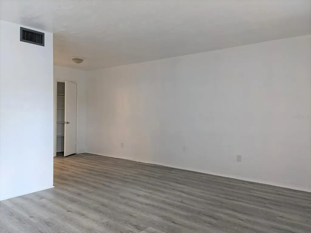 1260 70th Street N St Petersburg FL 33710