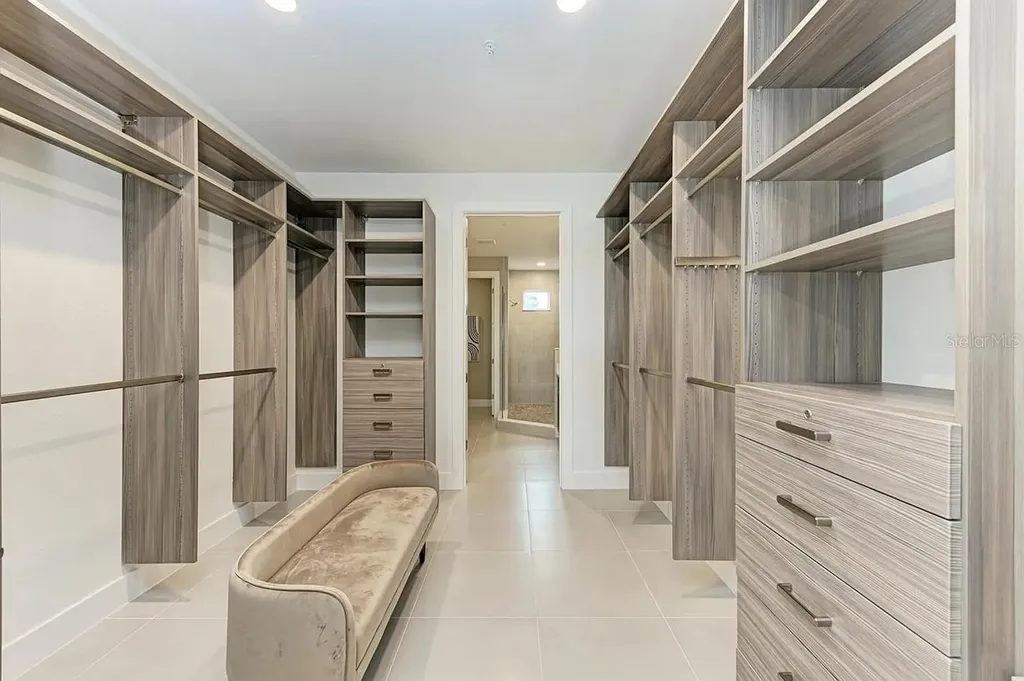 10016 Rembrandt Way Bradenton FL 34212