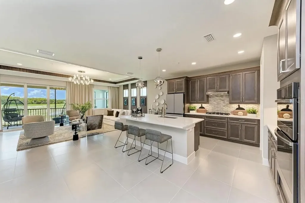 10016 Rembrandt Way Bradenton FL 34212