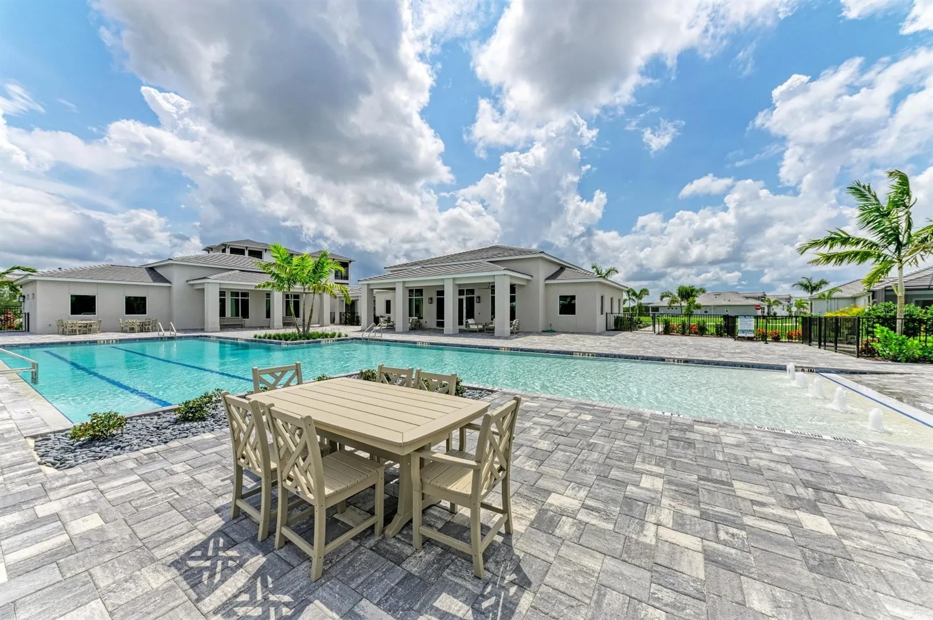10016 Rembrandt Way Bradenton FL 34212