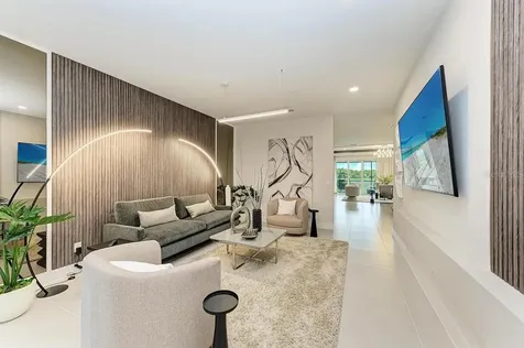 10016 Rembrandt Way Bradenton FL 34212