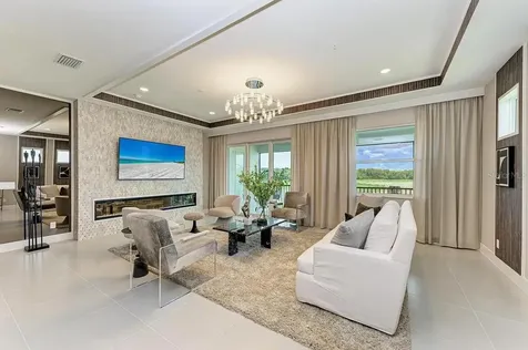 10016 Rembrandt Way Bradenton FL 34212