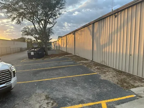 1727 E Busch Boulevard E Tampa FL 33612
