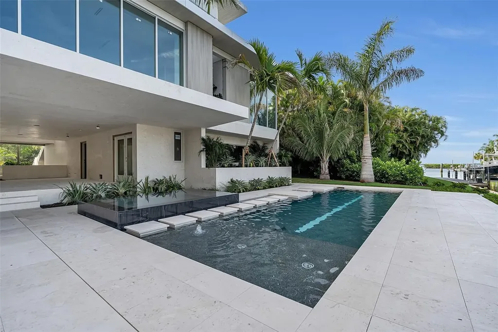 500 Harbor Cove Circle Longboat Key FL 34228