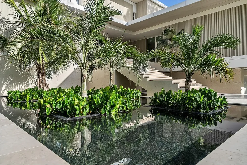 500 Harbor Cove Circle Longboat Key FL 34228