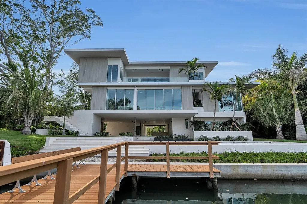 500 Harbor Cove Circle Longboat Key FL 34228