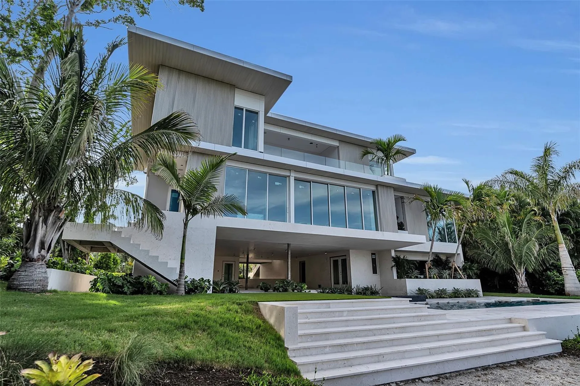 500 Harbor Cove Circle Longboat Key FL 34228