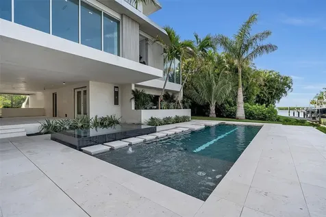 500 Harbor Cove Circle Longboat Key FL 34228