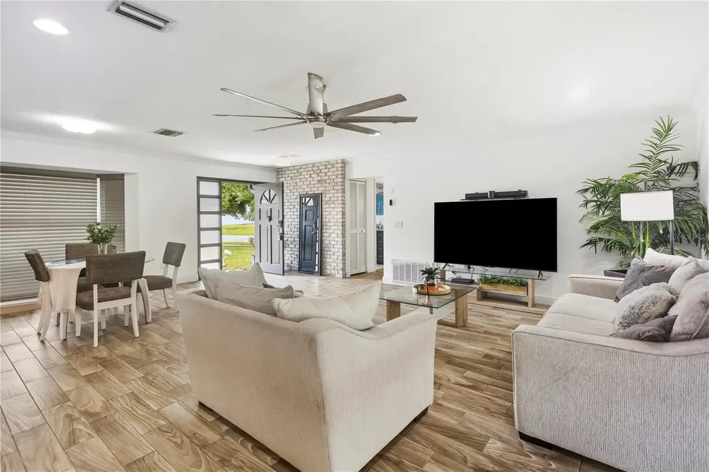 2067 E Barlington Drive Deltona FL 32725