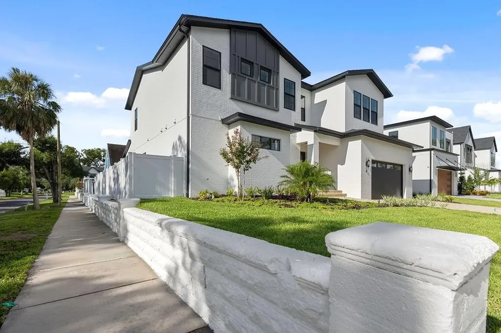 3202 W La Salle A Street Tampa FL 33607