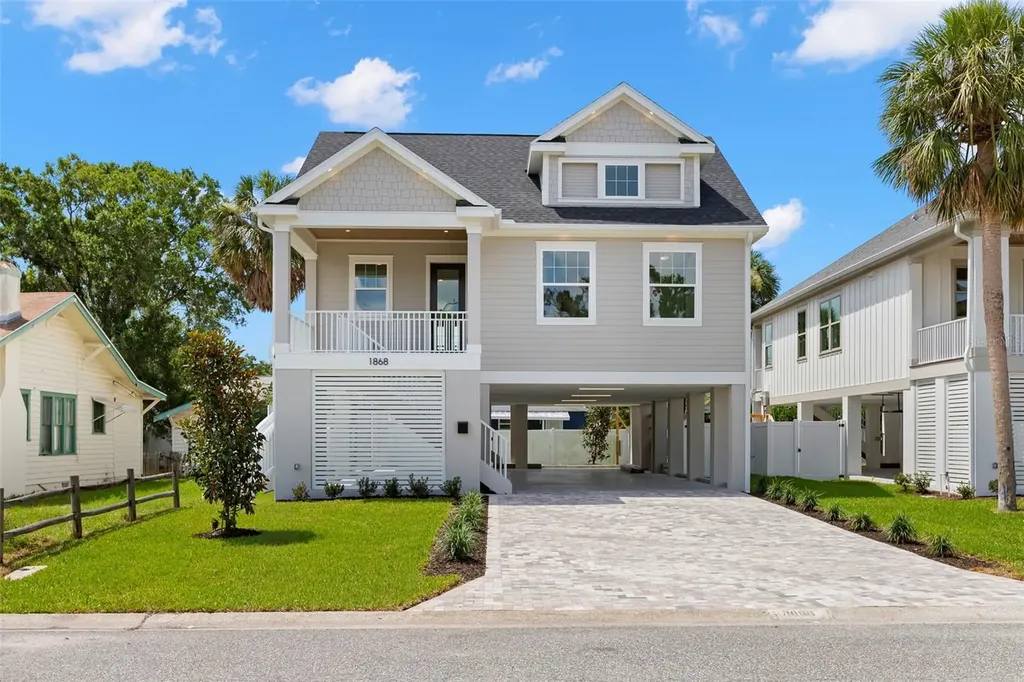 1868 Mississippi Avenue NE St Petersburg FL 33703