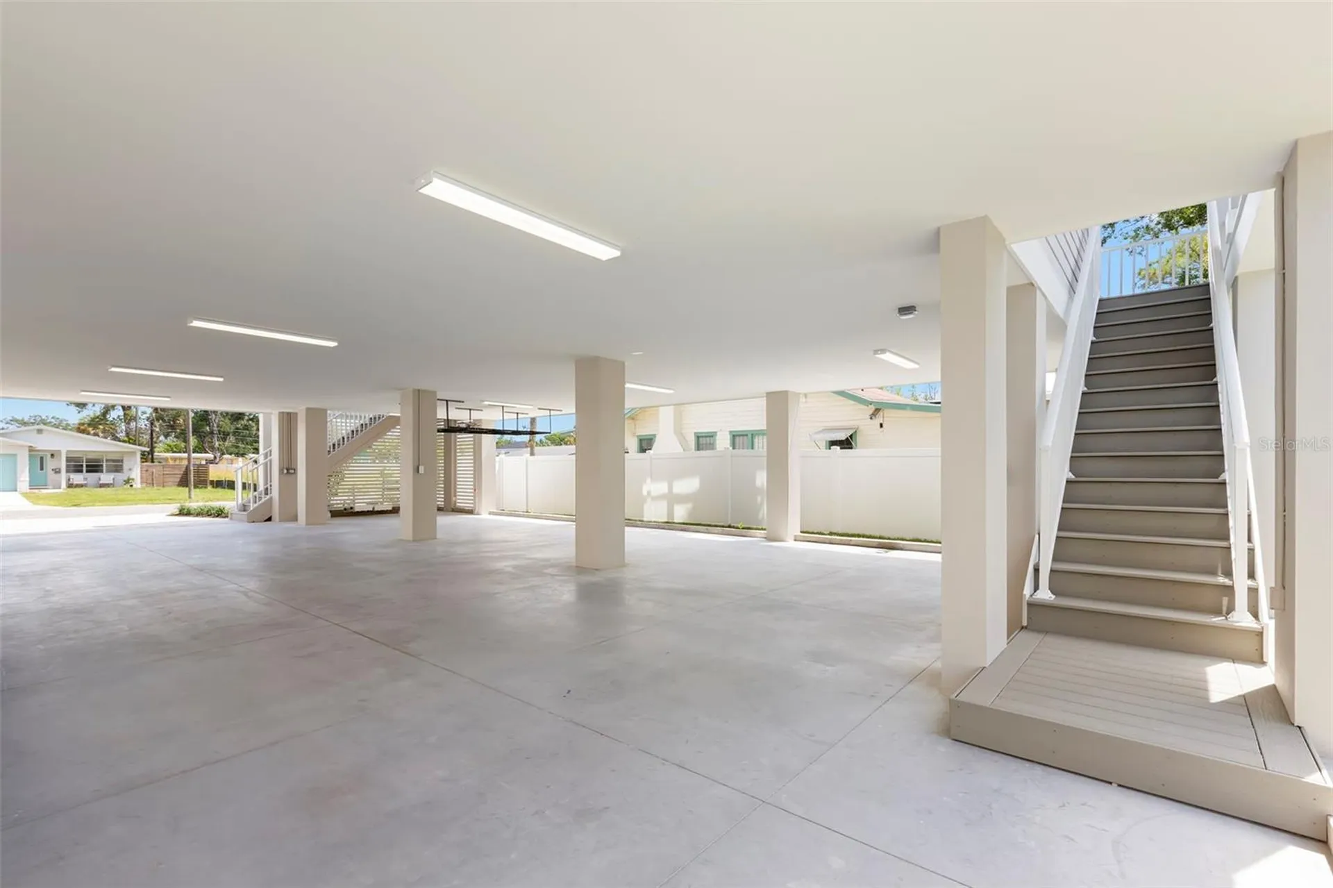 1868 Mississippi Avenue NE St Petersburg FL 33703
