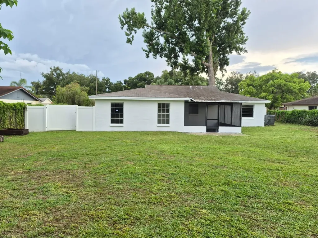 1726 Elise Marie Drive Seffner FL 33584