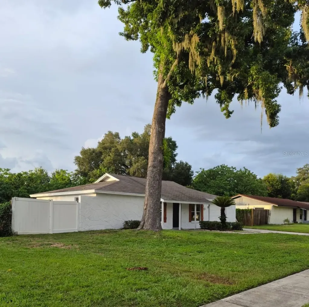 1726 Elise Marie Drive Seffner FL 33584