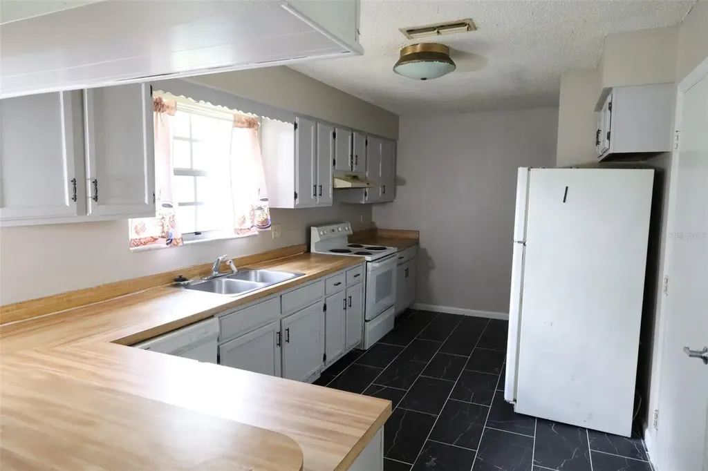 66 Silver Lane Ocala FL 34472