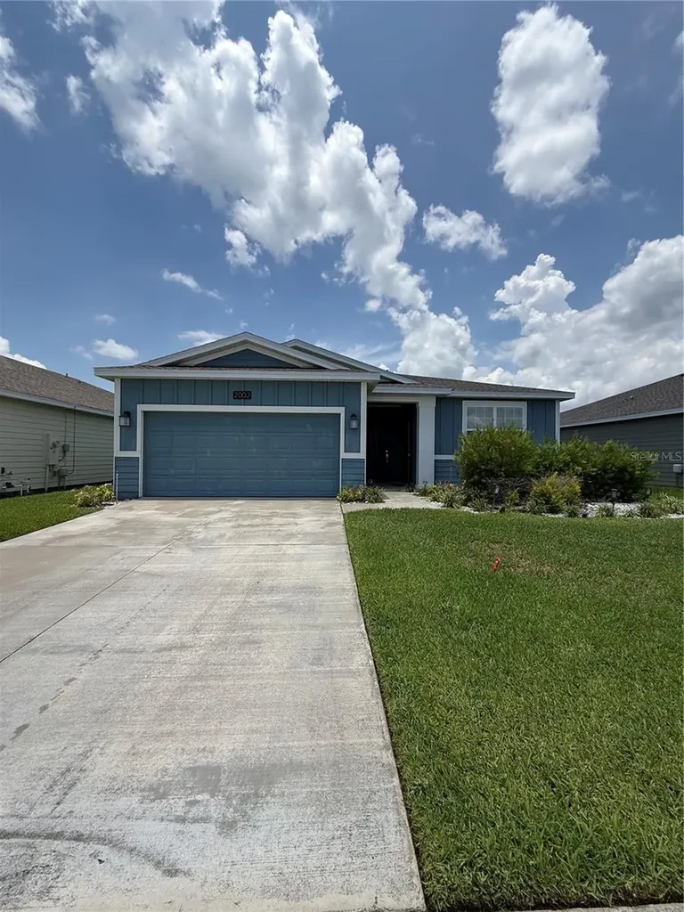 2002 Myrtle Pine Street Kissimmee FL 34746