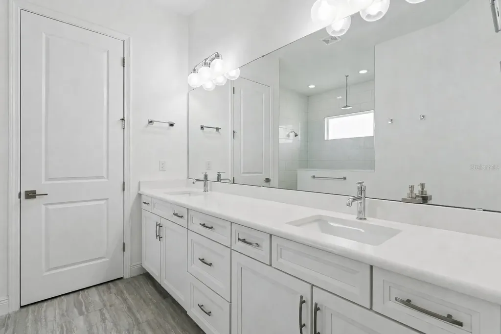15037 Lake Bessie Loop Winter Garden FL 34787