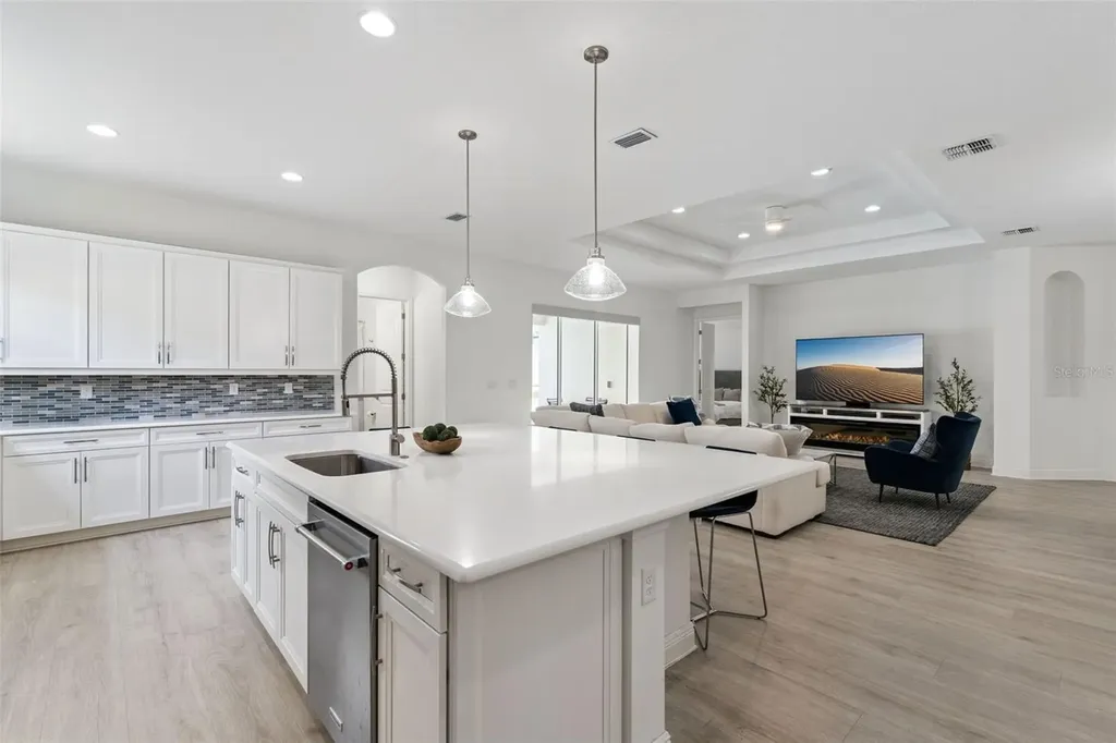 15037 Lake Bessie Loop Winter Garden FL 34787