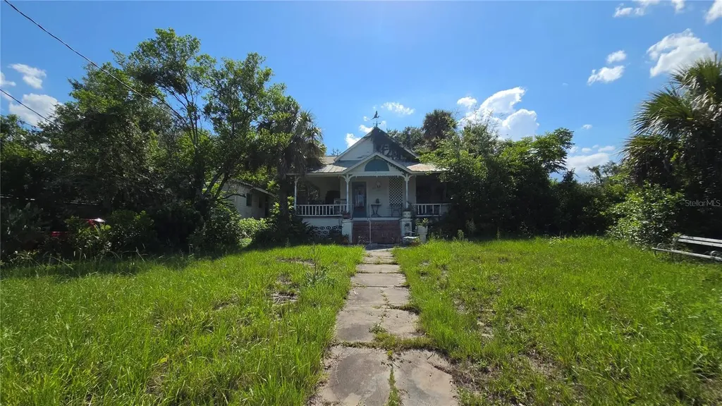 236 N Amelia Avenue Deland FL 32724