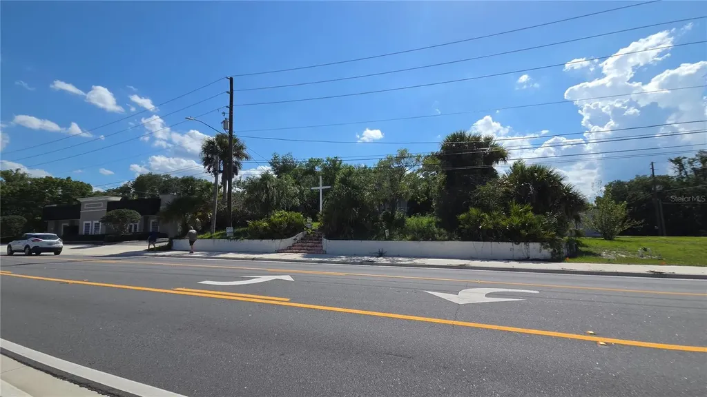 236 N Amelia Avenue Deland FL 32724