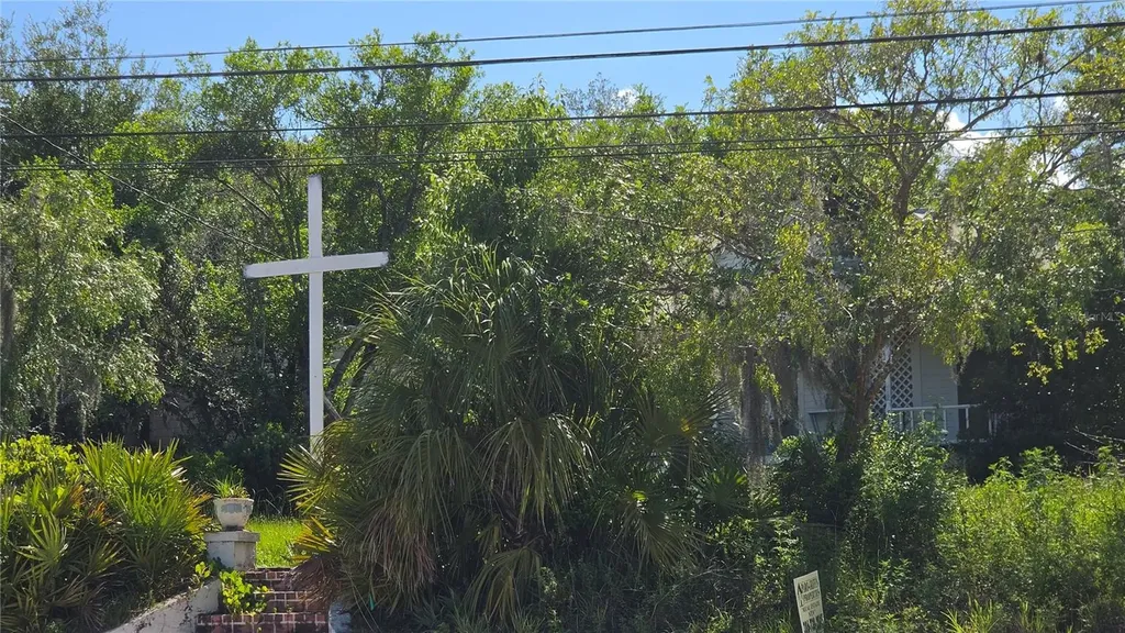 236 N Amelia Avenue Deland FL 32724