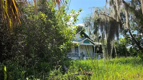 236 N Amelia Avenue Deland FL 32724