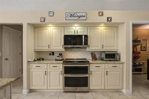 612 Chatas Court Lake Mary FL 32746