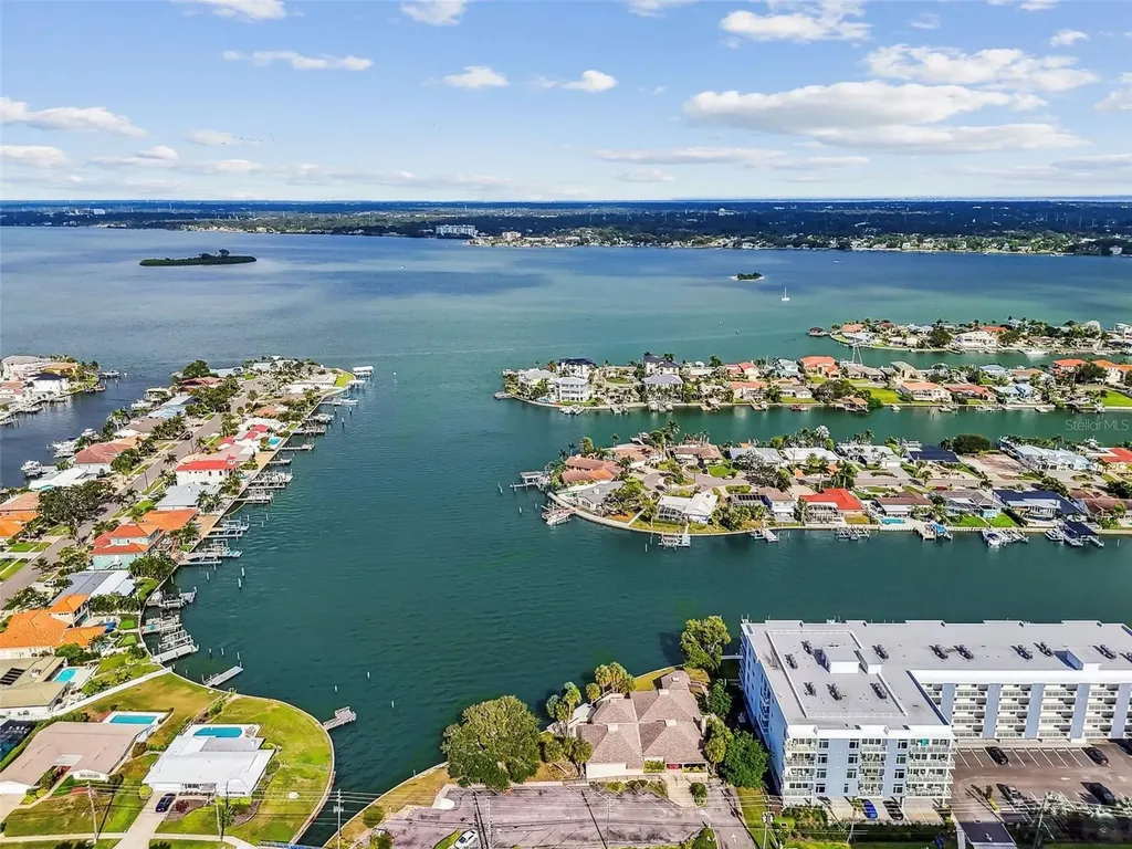 425 Island Way Clearwater FL 33767