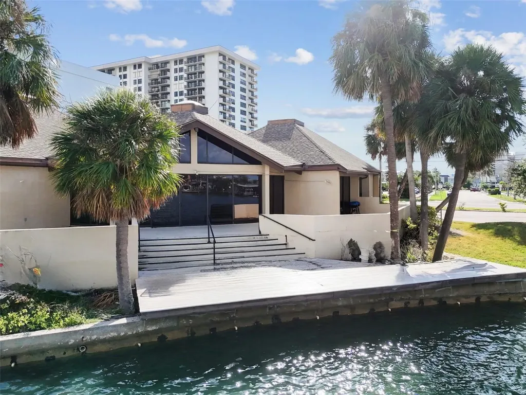 425 Island Way Clearwater FL 33767