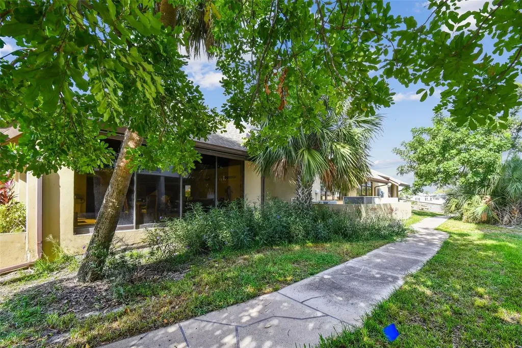425 Island Way Clearwater FL 33767