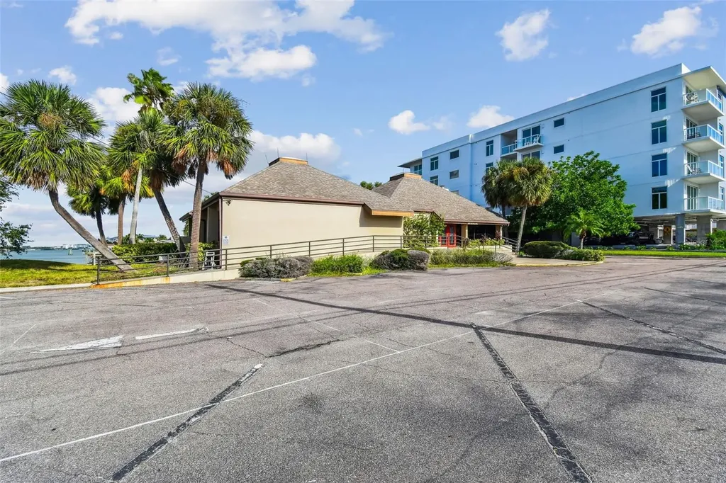425 Island Way Clearwater FL 33767
