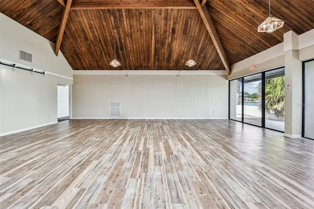 425 Island Way Clearwater FL 33767