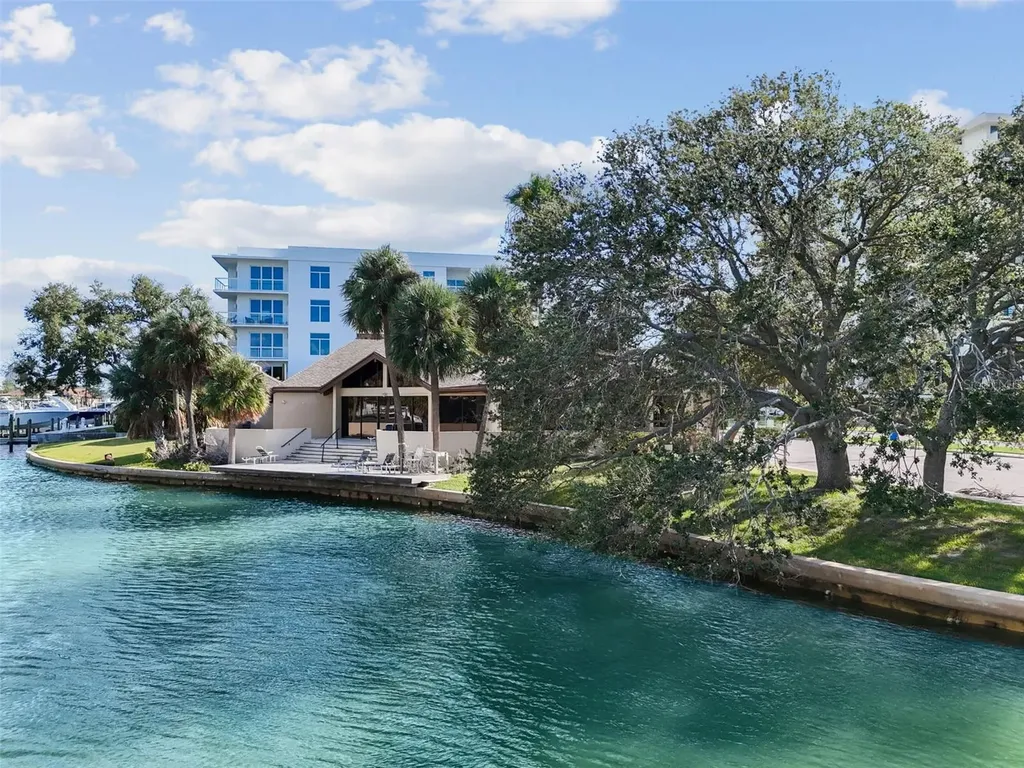 425 Island Way Clearwater FL 33767