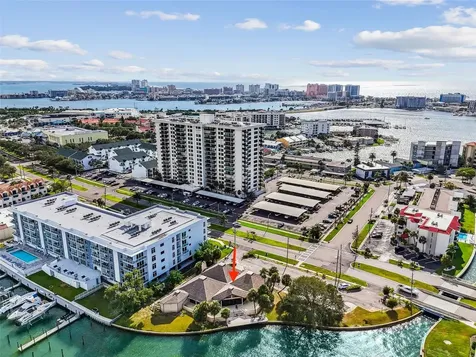425 Island Way Clearwater FL 33767