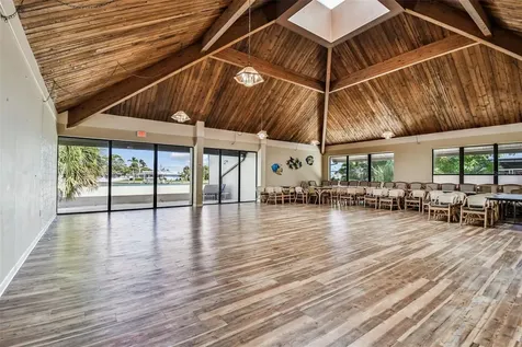 425 Island Way Clearwater FL 33767