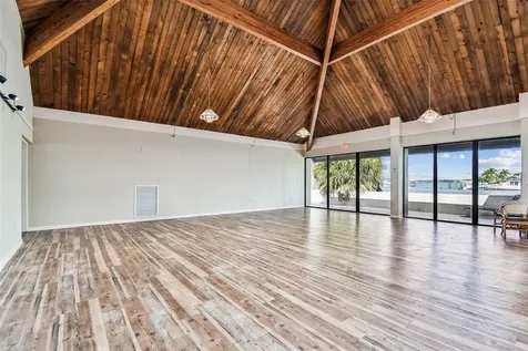 425 Island Way Clearwater FL 33767