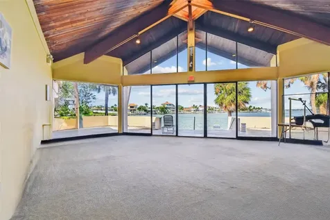425 Island Way Clearwater FL 33767