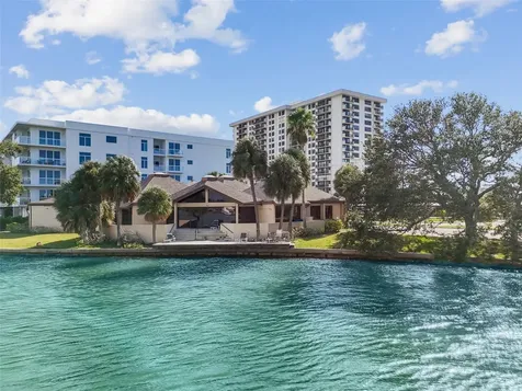 425 Island Way Clearwater FL 33767