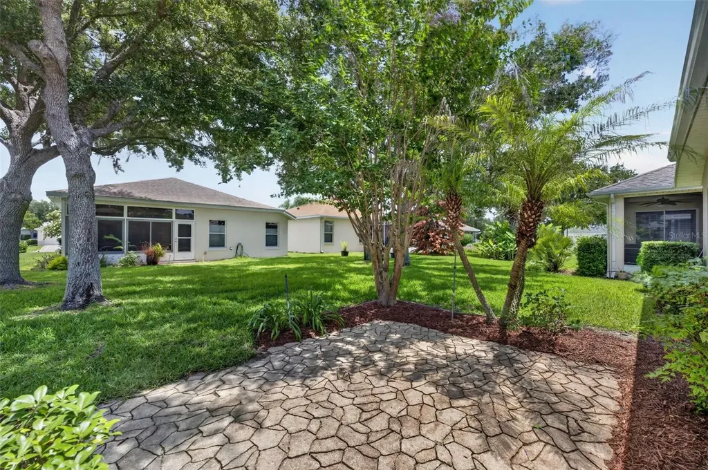 27134 Nostalgia Drive Leesburg FL 34748