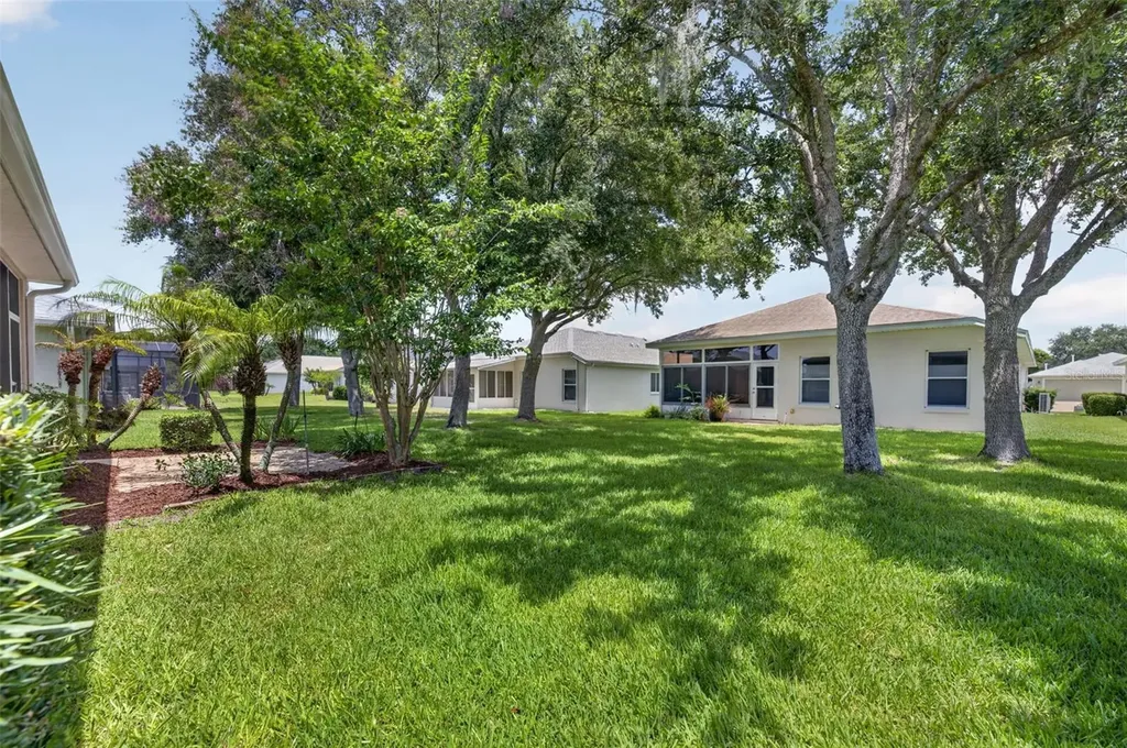 27134 Nostalgia Drive Leesburg FL 34748