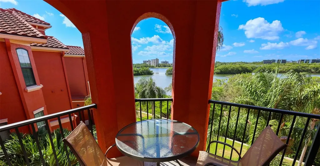 2731 Via Capri Clearwater FL 33764