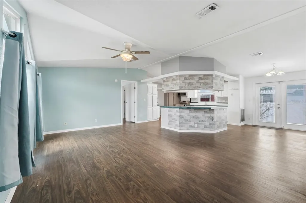 338 1st Avenue N Lake Wales FL 33859