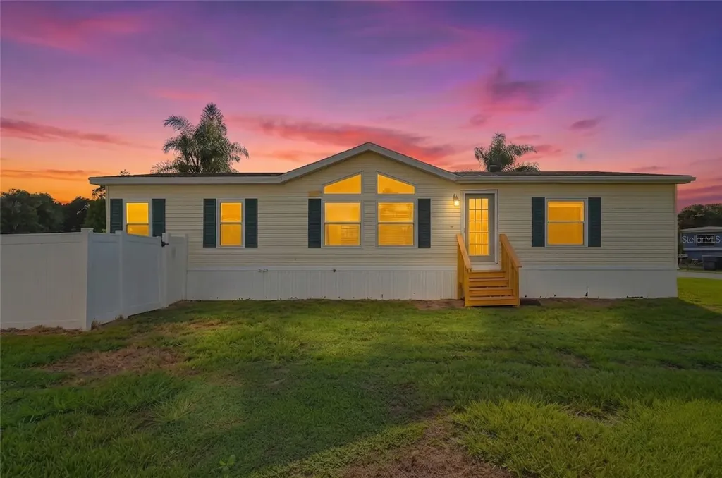 338 1st Avenue N Lake Wales FL 33859