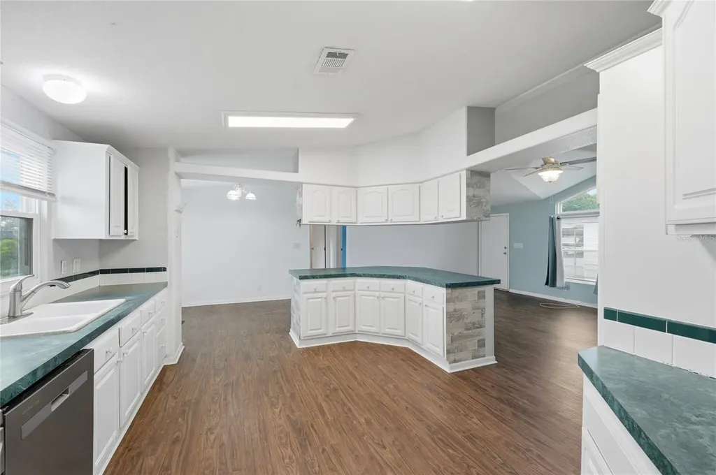 338 1st Avenue N Lake Wales FL 33859