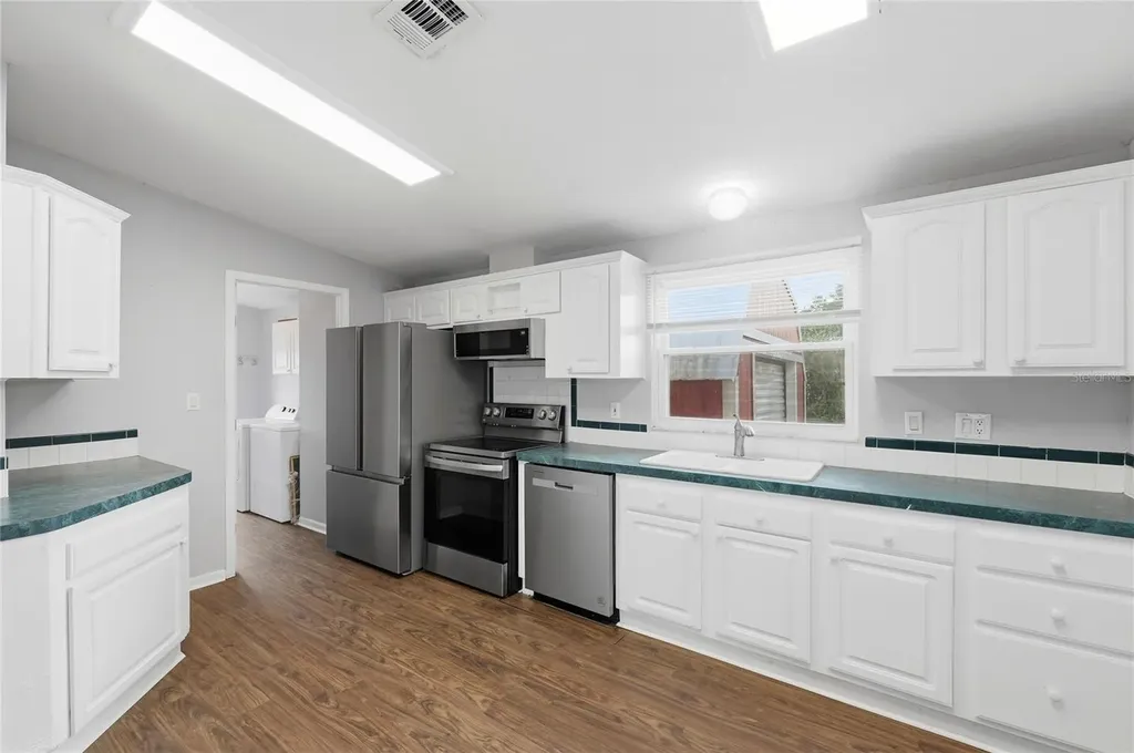 338 1st Avenue N Lake Wales FL 33859