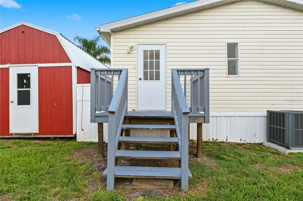 338 1st Avenue N Lake Wales FL 33859